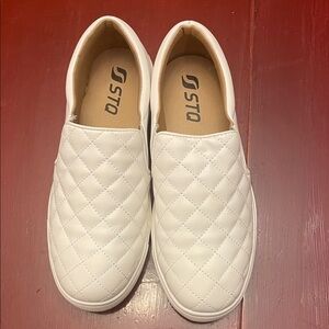 STQ Women's White Quilted Sneakers